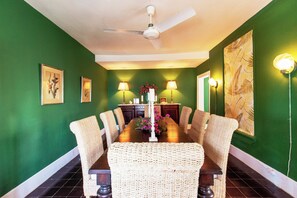 Dining - Captain'S Quarters: Restored Waterfront Home With Sunset Views (Governor's Harbour)