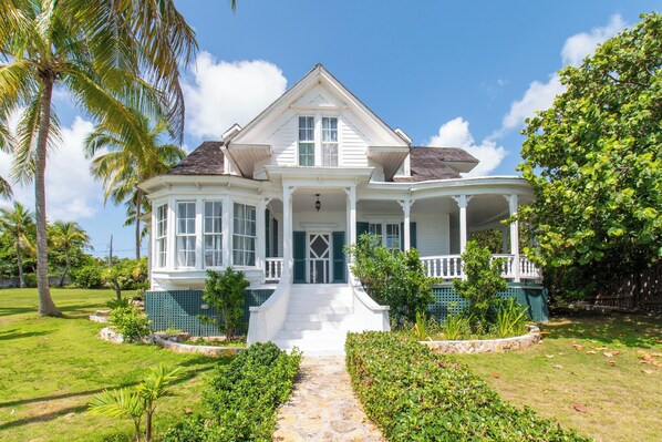 Front of property - Captain'S Quarters: Restored Waterfront Home With Sunset Views (Governor's Harbour)