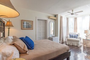 Villa | Premium bedding, individually decorated, individually furnished - Captain'S Quarters: Restored Waterfront Home With Sunset Views (Governor's Harbour)