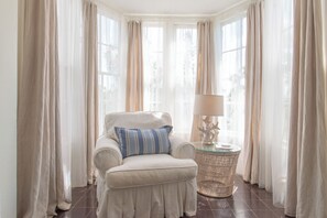 Βίλα | Κλινοσκεπάσματα υψηλής ποιότητας, μοναδική διακόσμηση 