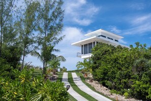Front of property - Modernized Beach House With Pool (Governor's Harbour)