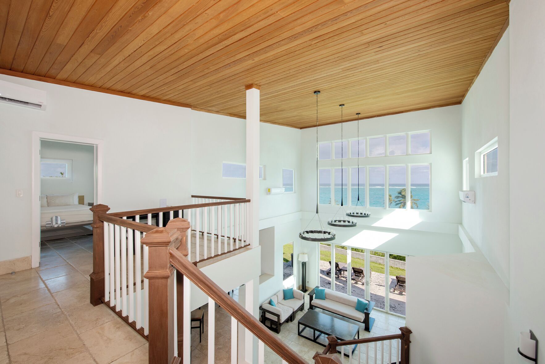 المنشأة من الداخل