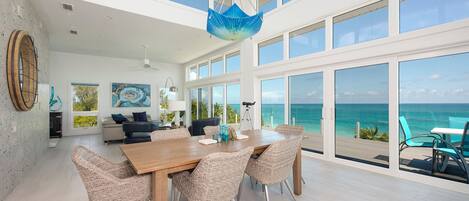 Villa | In-room dining