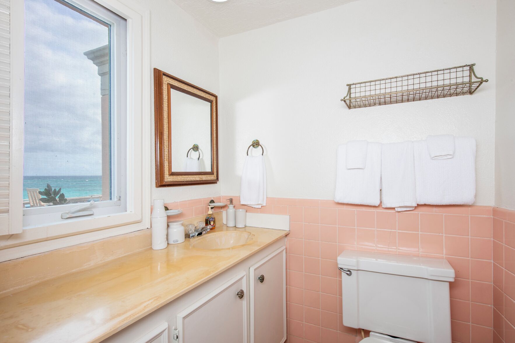 Villa | Bathroom | Towels, toilet paper
