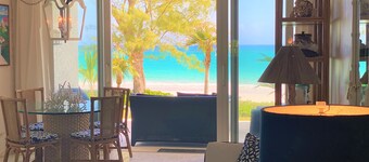 Coastal Chic: Stylish Condo On Windermere Beach