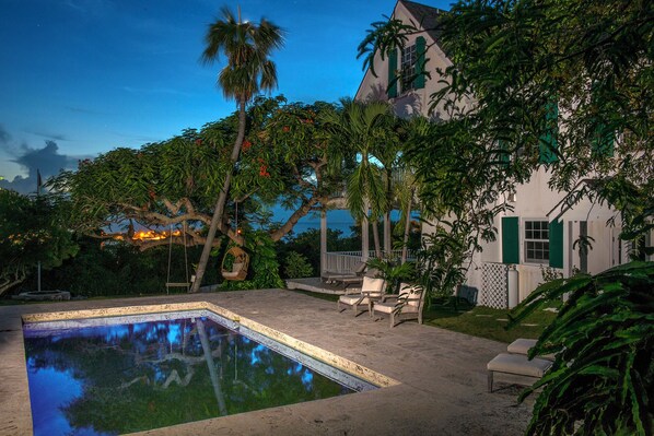 Outdoor pool - Pink Sands Paradise: Luxury Estate With Pool (Governor's Harbour)