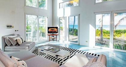 French Leave Delight: Beachfront Haven With Loft