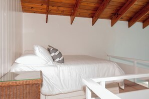 2 habitaciones, decoración personalizada y muebles diferentes