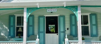 Island Serenity: Charming Watercolor Cottage Near Beach