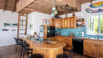 Vila | Dapur pribadi | Lemari es besar, microwave, oven, dan kompor