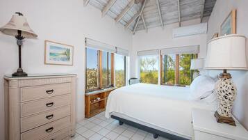Villa | Individually decorated, individually furnished, free WiFi, bed sheets