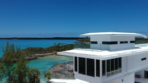 Exterior - Beachfront Beauty: Luxury Estate With Infinity Pool And Spa (Double Bay)