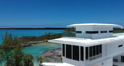 Beachfront Beauty: Luxury Estate With Infinity Pool And Spa
