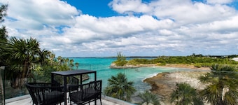 Beachfront Beauty: Luxury Estate With Infinity Pool And Spa