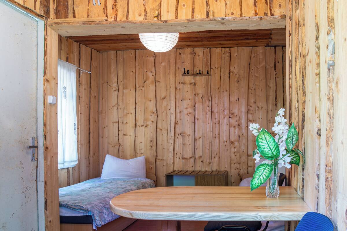 Eenvoudige kamer, uitzicht op tuin | 1 slaapkamer