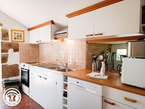 Fridge, microwave