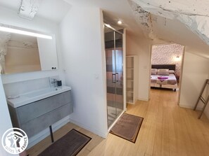 4 bedrooms, free WiFi