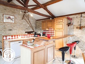 Fridge, microwave, dishwasher - Le Galetas - CAMBURAT (CAMBURAT)