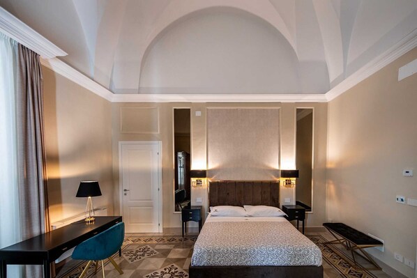 Deluxe Triple Room, Garden View | Premium bedding, pillowtop beds, minibar, individually decorated - Palazzo Bove 2 - Villa Dagmar (Galatone)