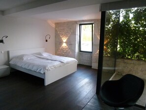 4 bedrooms, free WiFi