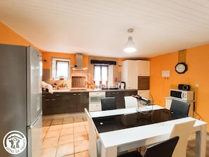 Private kitchen - Gîte du Bourg - Cambayrac (CAMBAYRAC)