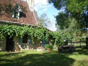 Outdoor dining - 46g1829 - Durbans - Gîte (DURBANS)