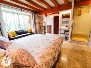 2 bedrooms, free WiFi