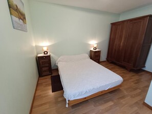 2 bedrooms