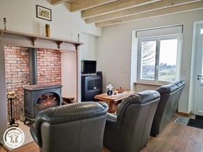 TV - Gîtes de France® - The country house in the Lot (SAINTE COLOMBE)