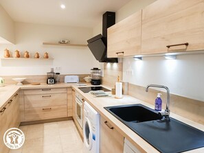 Fridge, microwave, dishwasher - Gîtes de France® - The country house in the Lot (SAINTE COLOMBE)