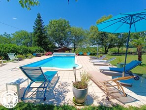 A heated pool - Gîtes de France® - The Chalet (LUNAN)