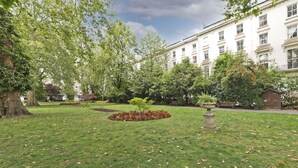 Exterior - Victorian Charm Maisonette (London)