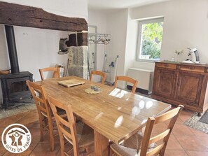 Dining - Gîtes de France® - LA TOUR (CREYSSE)