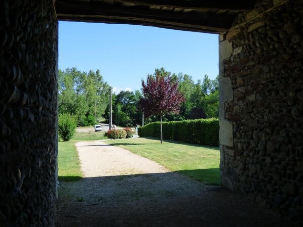 Property grounds - LES ESCOUANNES - PRUDHOMAT (PRUDHOMAT)