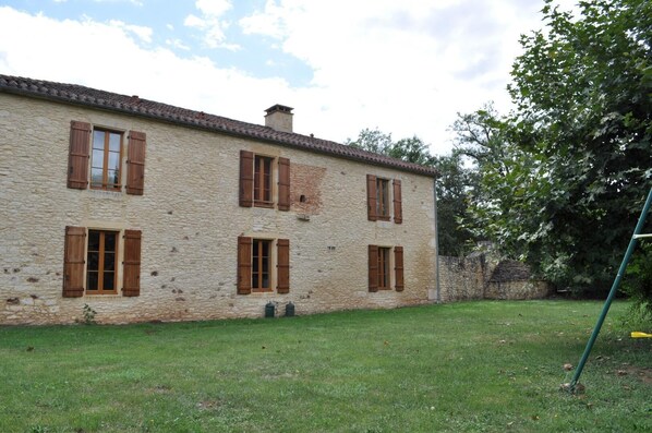 Exterior - Gîtes de France® - Le Clos Mayne (PUY-L'EVEQUE)