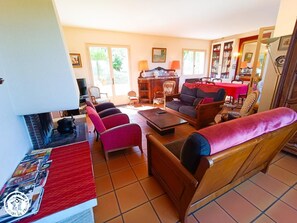 TV, fireplace, offices - Maison du Barry - DOUELLE (DOUELLE)