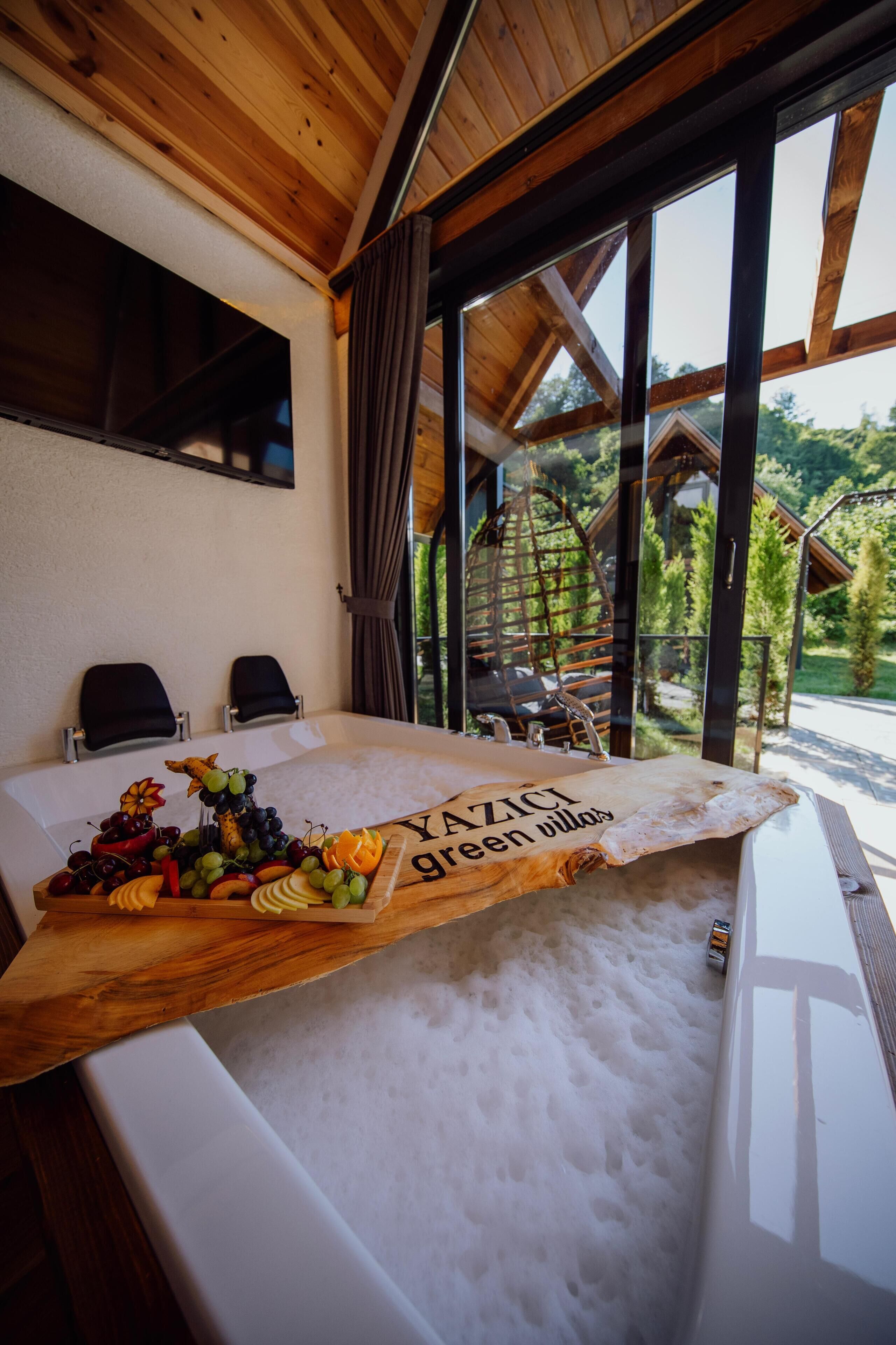 Bungalow, 1 habitación, cocineta, vista a la montaña | Escritorio y wifi gratis 