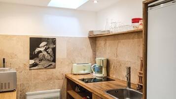 Geladeira, micro-ondas