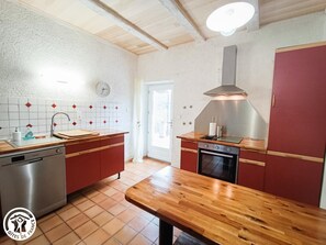Réfrigérateur, micro-ondes, four, lave-vaisselle