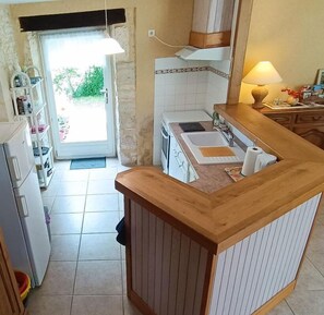 Microwave, dishwasher - Gite de l Ourajou - Salviac (SALVIAC)