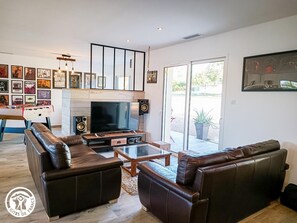 TV