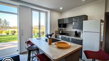 Micro-ondes, lave-vaisselle