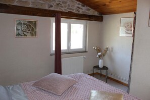 8 bedrooms, free WiFi - Gîtes de France® - La Grange de Salacroup (GORSES)