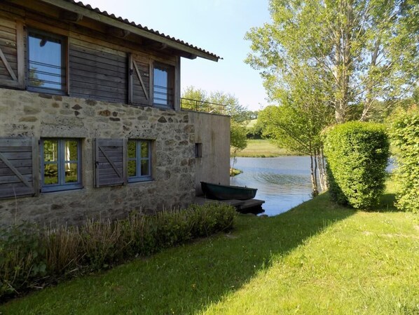 Exterior - Les Pieds dans l'Eau (SENAILLAC-LATRONQUIERE)