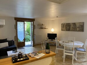 Télévision, cheminée