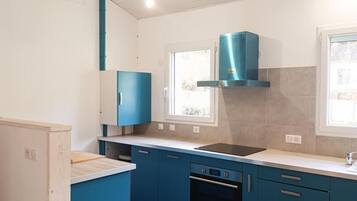 Microwave, dishwasher