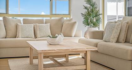 Large home upper and lower level with internal access