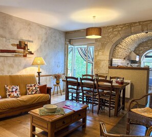 Living area - Gîtes de France® - Chalvet cottage (BASTIT (LE))