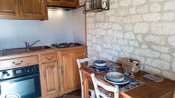 Refrigerador, microondas, horno, lavavajillas