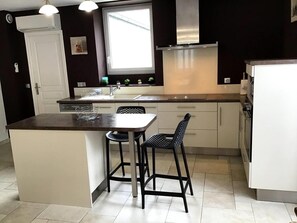 Fridge, microwave, dishwasher - Chez Yvette - Saint-sozy (SAINT-SOZY)